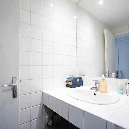 Bright Studio Near Parc Monceau Appartamento Parigi